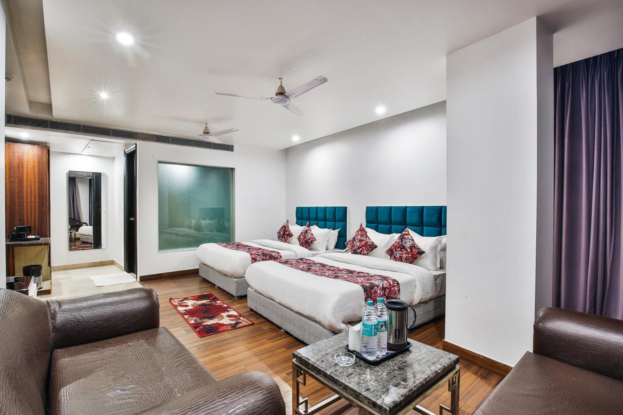 Hotel Uppal International, Near New Delhi Railway Station Екстер'єр фото