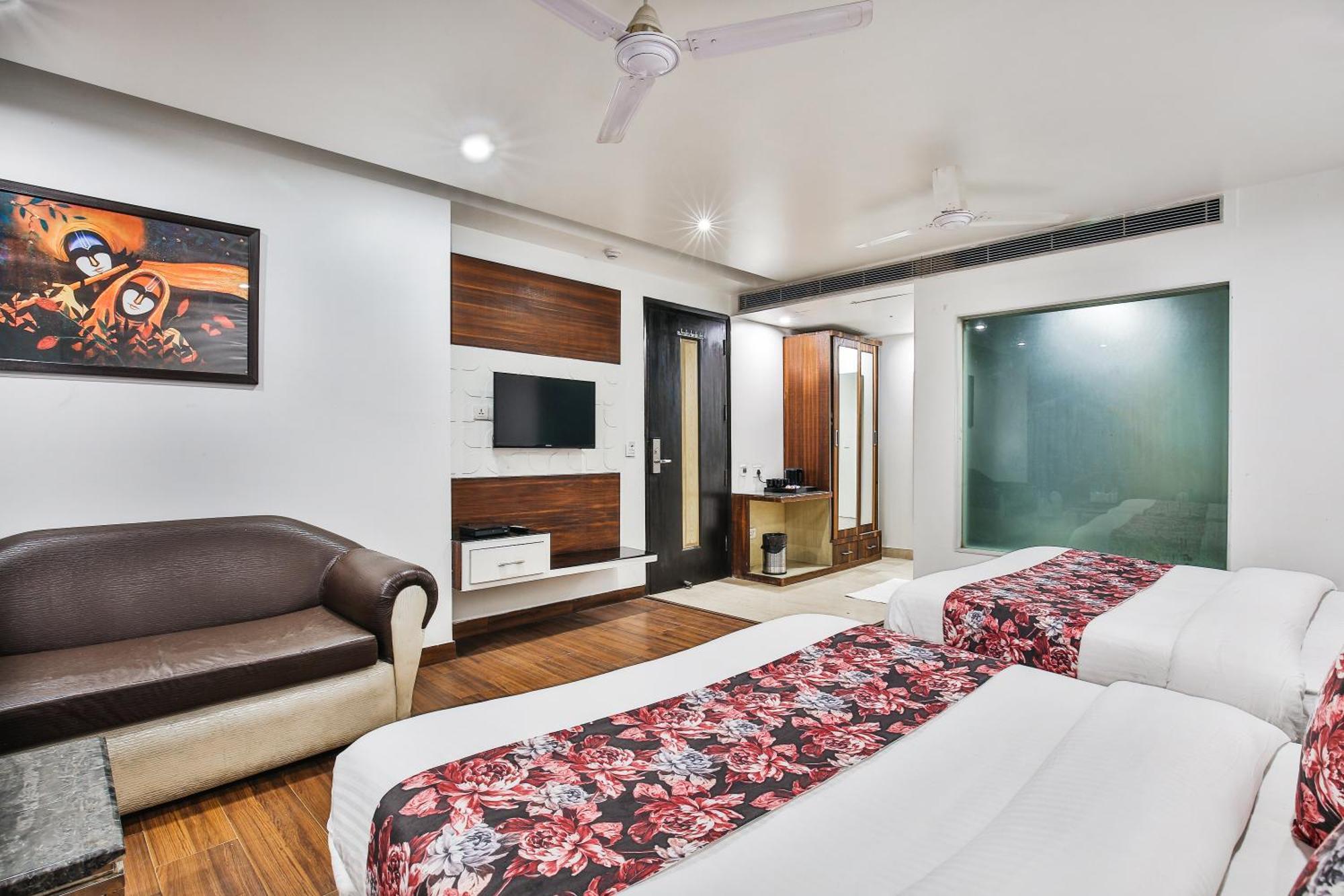 Hotel Uppal International, Near New Delhi Railway Station Екстер'єр фото