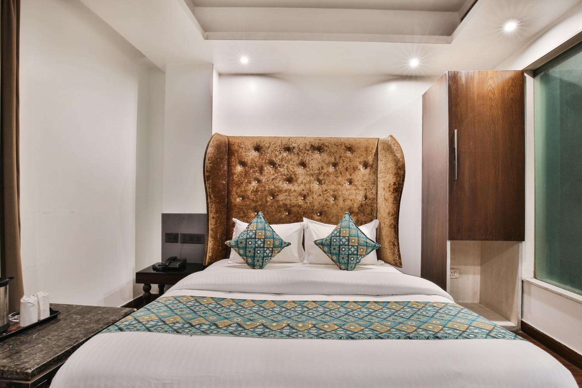 Hotel Uppal International, Near New Delhi Railway Station Екстер'єр фото