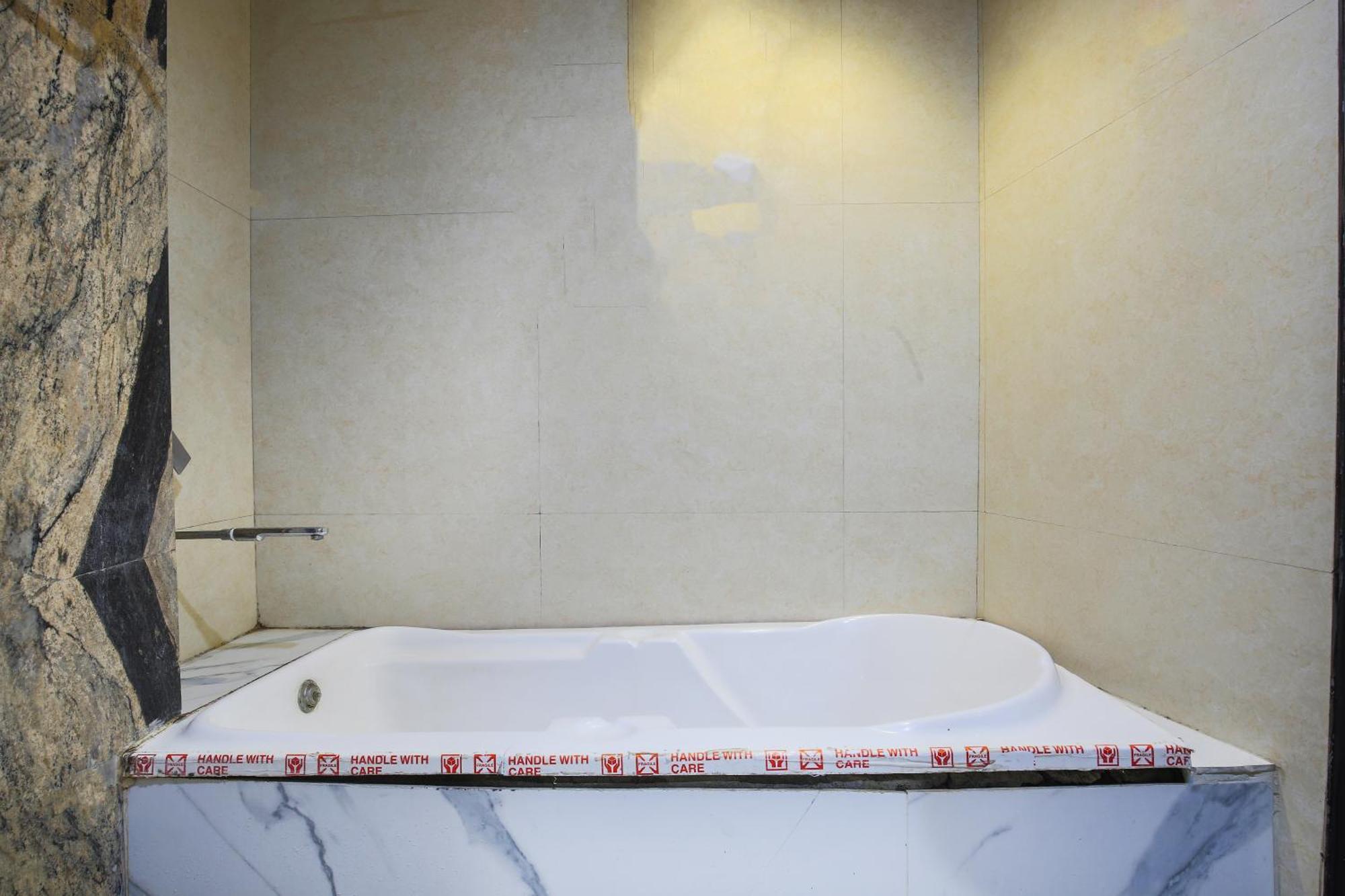 Hotel Uppal International, Near New Delhi Railway Station Екстер'єр фото
