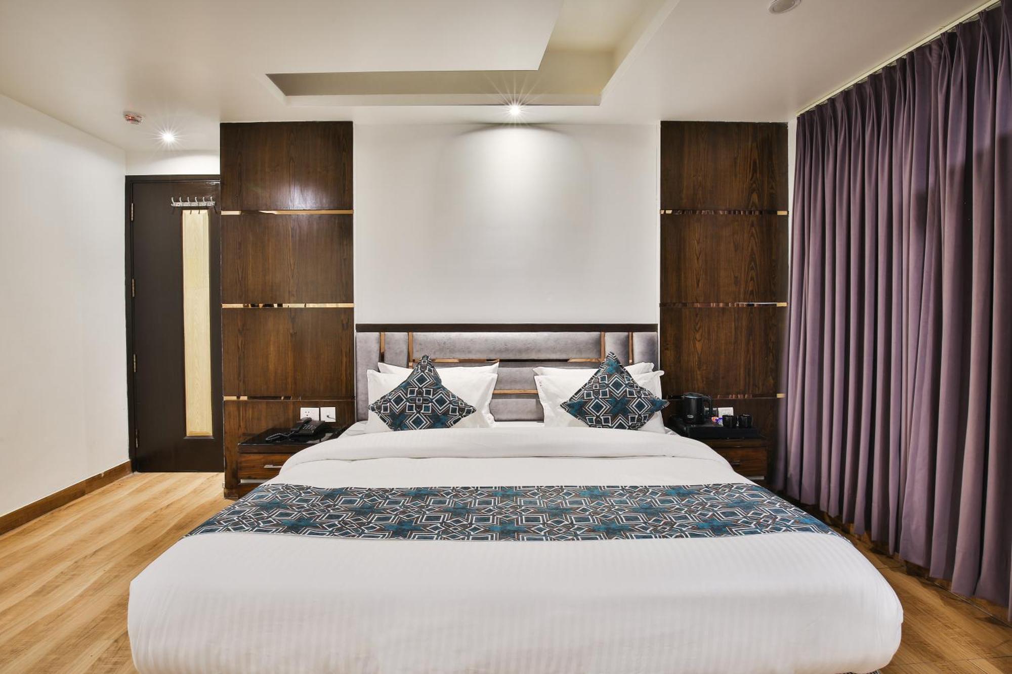 Hotel Uppal International, Near New Delhi Railway Station Екстер'єр фото