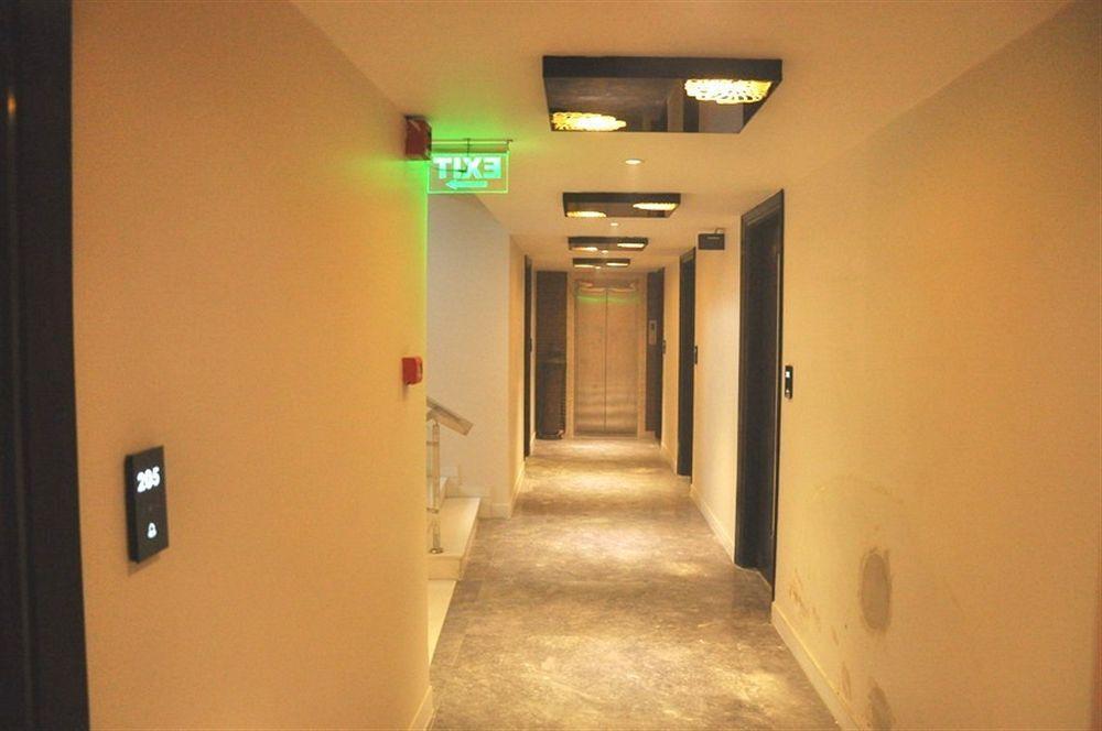 Hotel Uppal International, Near New Delhi Railway Station Екстер'єр фото