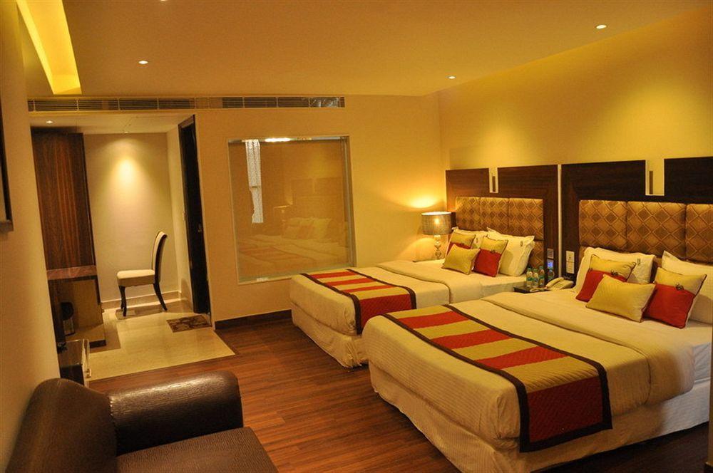 Hotel Uppal International, Near New Delhi Railway Station Екстер'єр фото