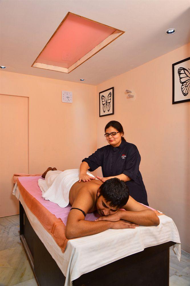 Hotel Uppal International, Near New Delhi Railway Station Екстер'єр фото