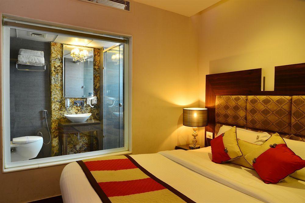 Hotel Uppal International, Near New Delhi Railway Station Екстер'єр фото